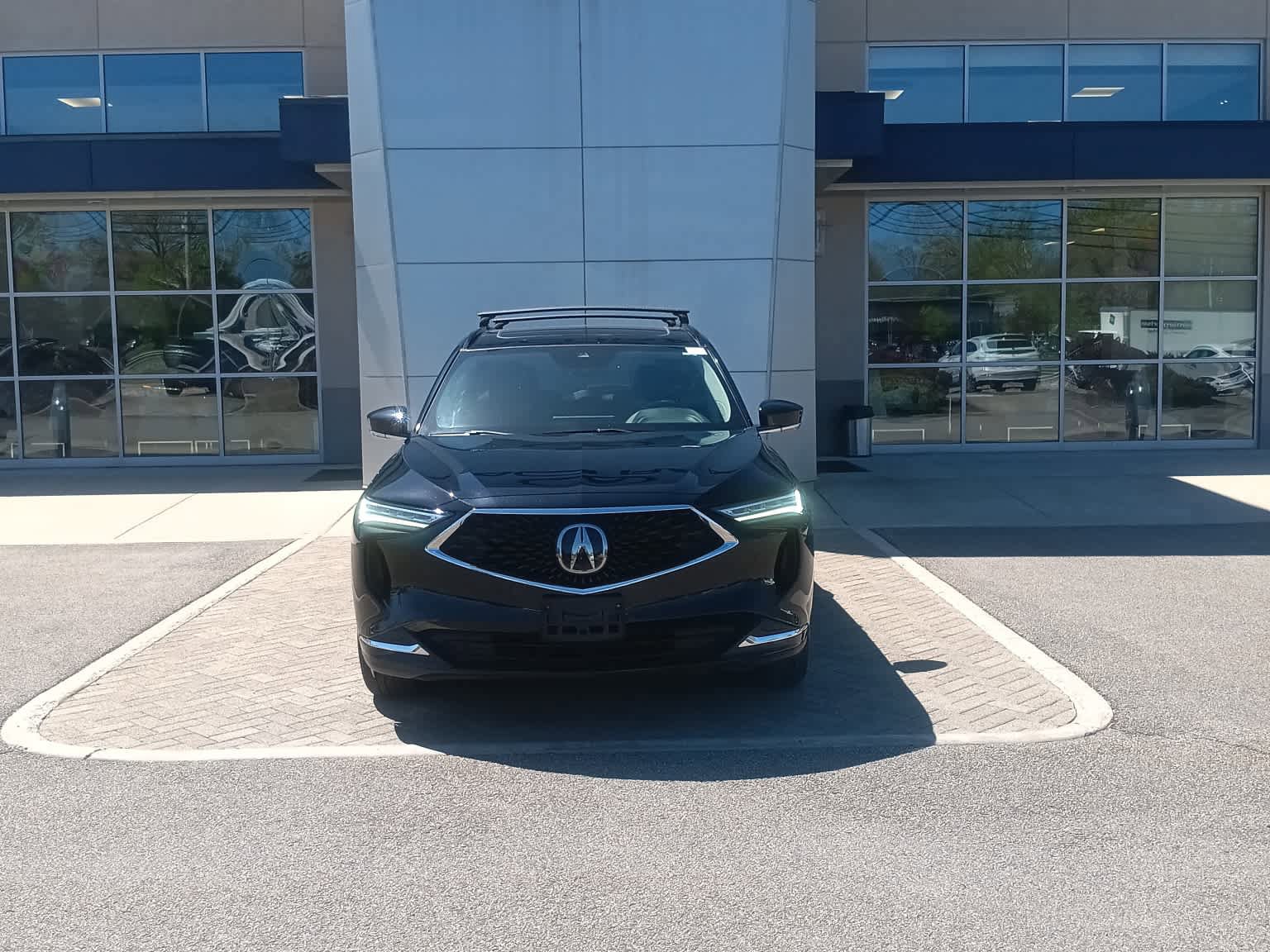 Used 2023 Acura MDX SH-AWD image 1