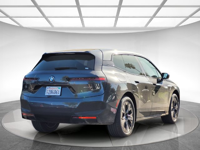 Used 2024 BMW iX xDrive50 w/ Convenience Package AWD/4WD image 4