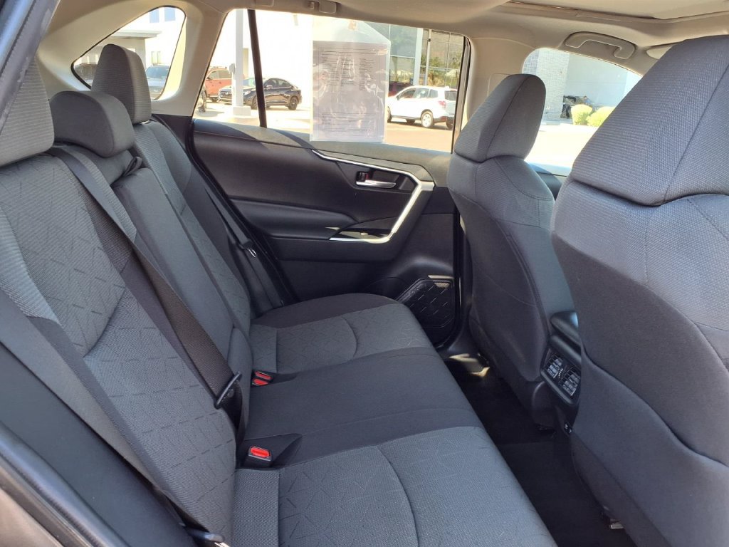 Used 2021 Toyota RAV4 XLE w/ Convenience Package AWD/4WD image 20