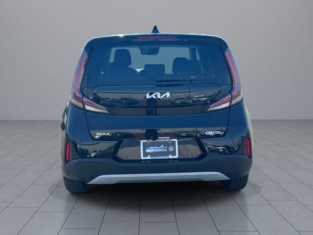 Used 2023 Kia Soul LX w/ LX Technology Package FWD image 7
