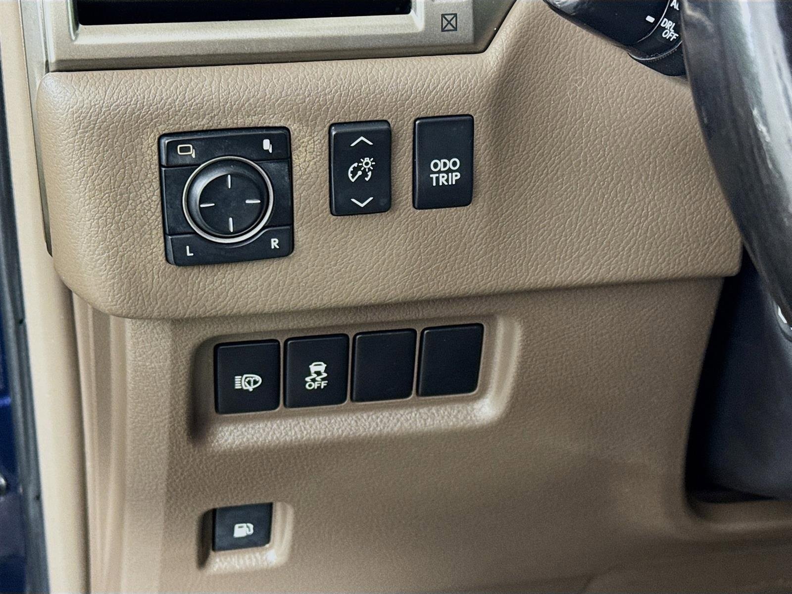 Used 2017 Lexus GX 460 Premium w/ Premium Package image 10