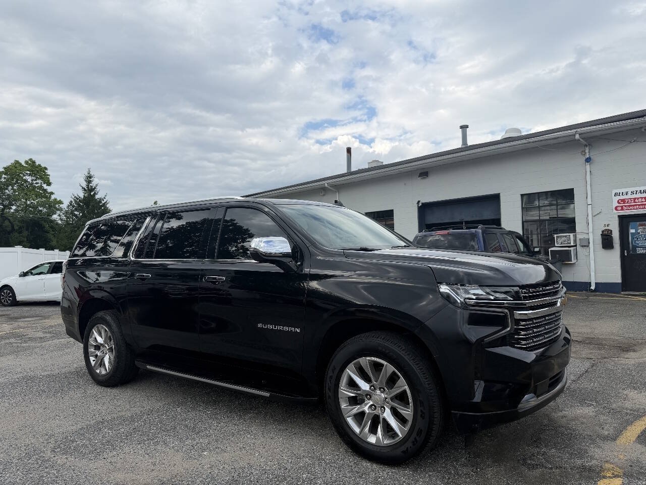Used 2022 Chevrolet Suburban Premier RWD image 5