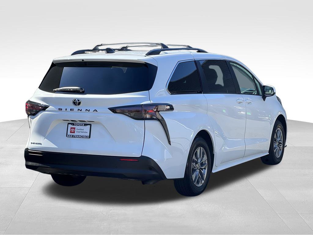Certified 2026 Toyota Sienna LE AWD/4WD image 5