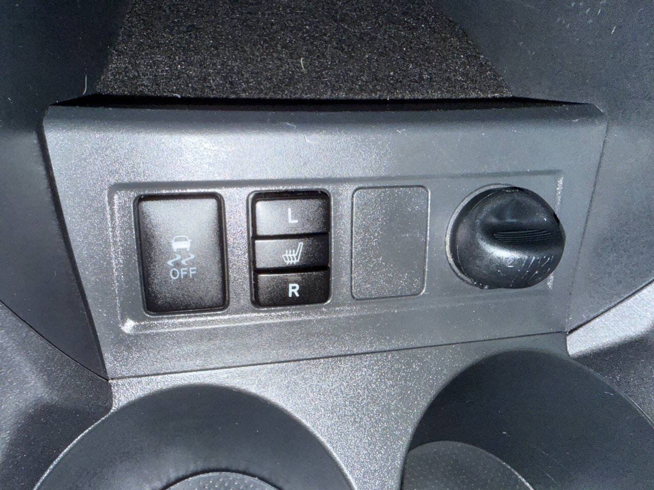 Used 2010 Toyota RAV4 Limited AWD/4WD image 21