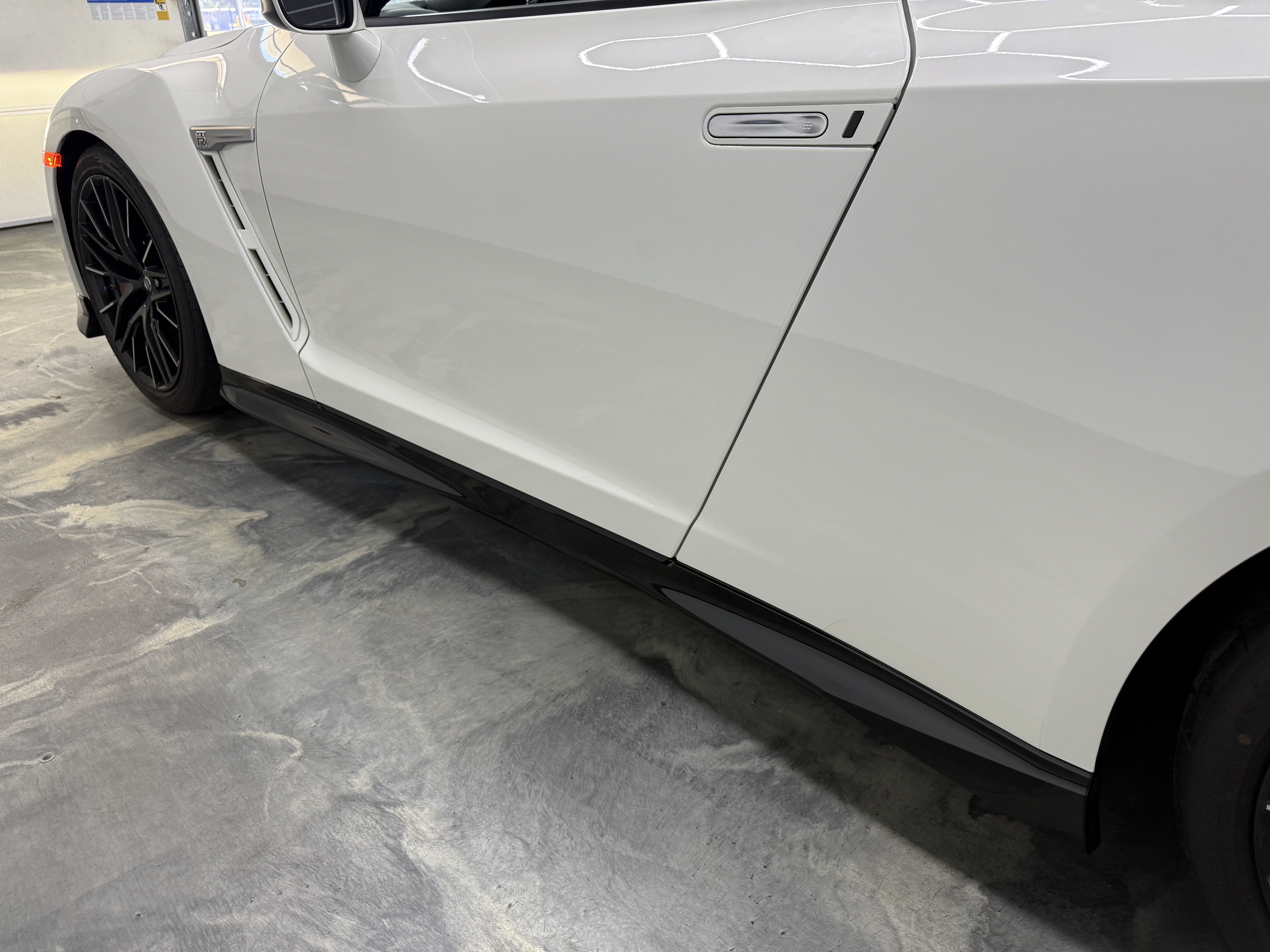 Used 2020 Nissan GT-R Premium AWD/4WD image 32