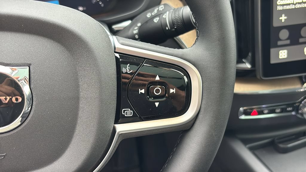 New 2026 Volvo XC60 B5 Plus AWD/4WD image 17