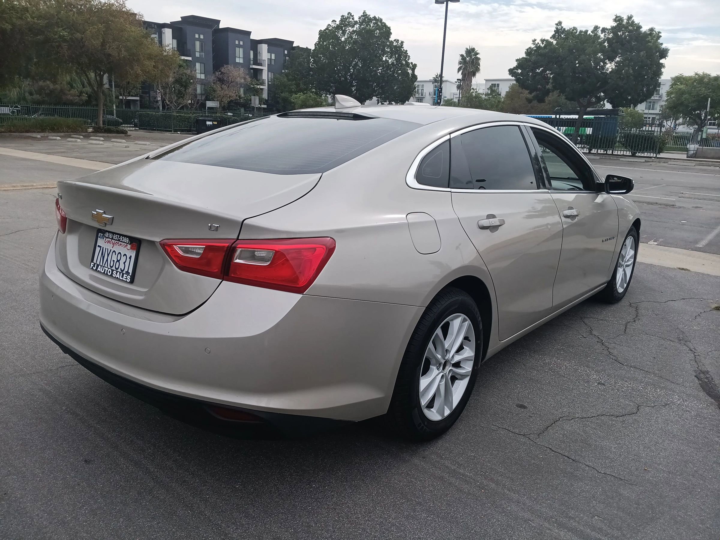 Used 2016 Chevrolet Malibu LT w/ Driver Confidence Package image 9