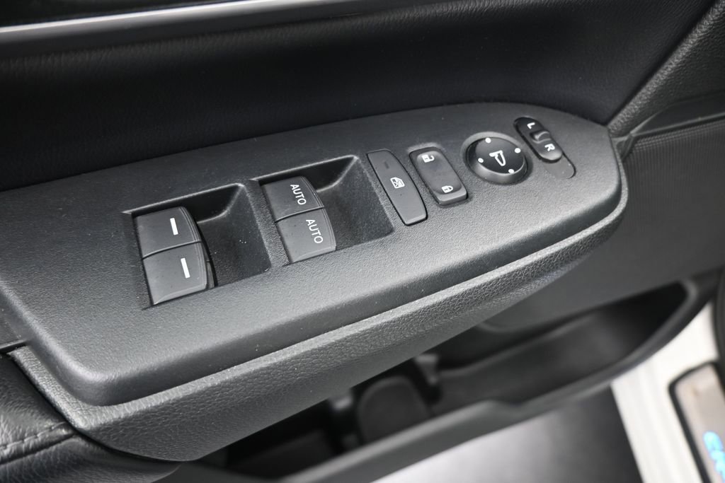 Used 2017 Honda CR-V EX-L image 13