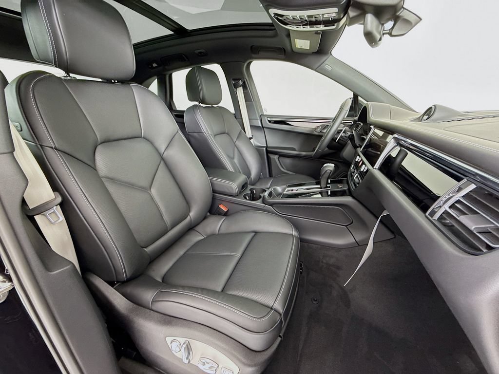 New 2026 Porsche Macan S AWD/4WD image 30