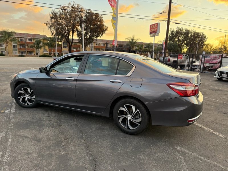 Used 2017 Honda Accord LX image 9