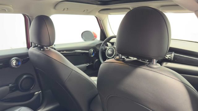 Used 2019 MINI Cooper 4-Door Hardtop w/ Signature Upholstery Package FWD image 15