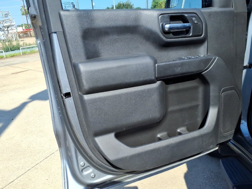 Used 2022 Chevrolet Silverado 1500 Custom w/ LPO, Dark Essentials Package RWD image 26