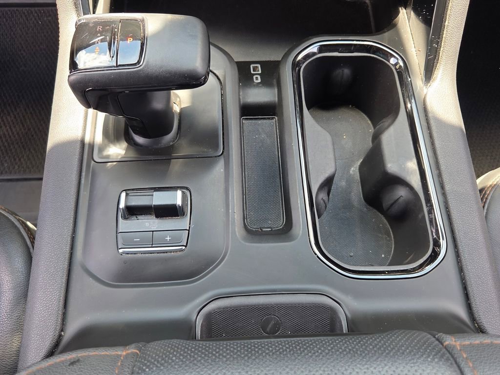 Used 2023 GMC Sierra 1500 AT4 w/ AT4 Premium Package AWD/4WD image 17