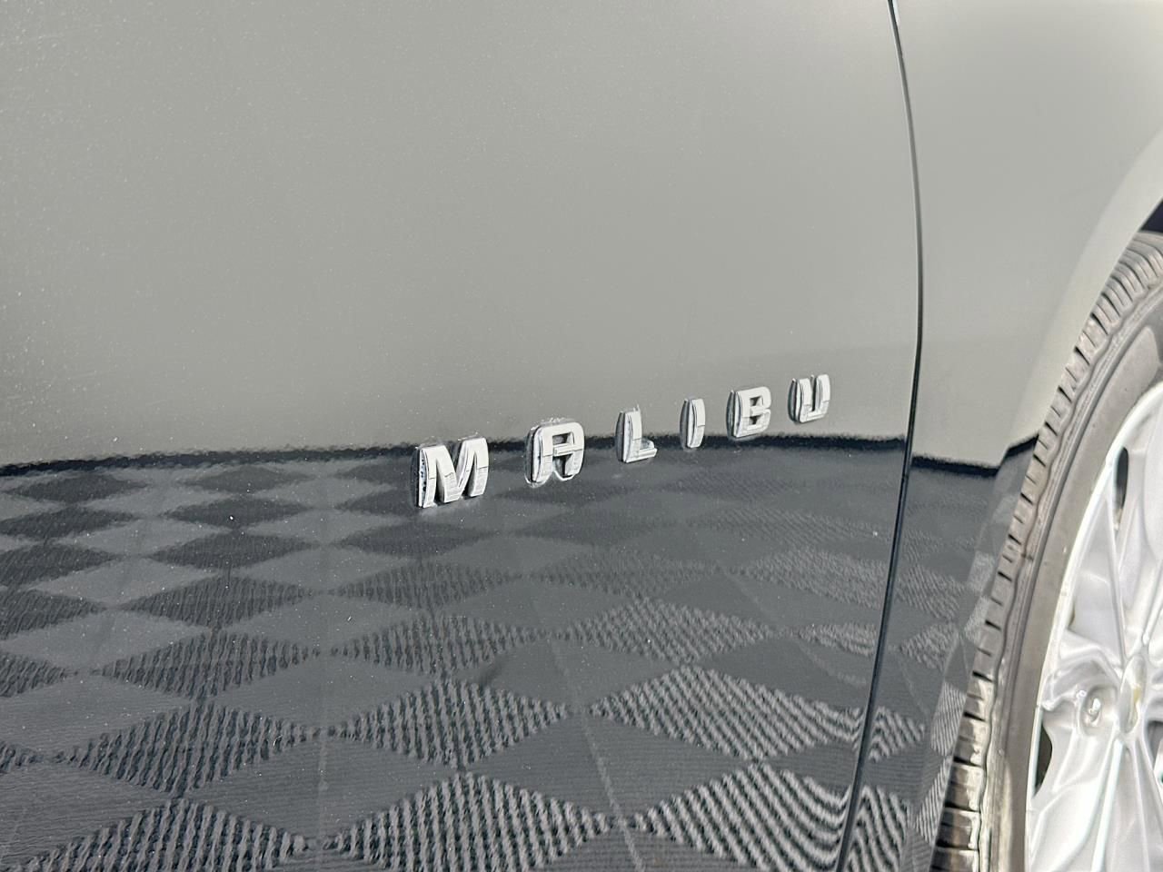 Used 2022 Chevrolet Malibu LT image 17