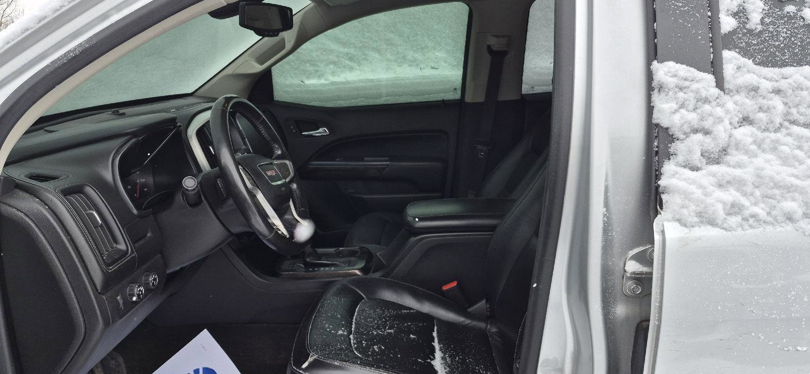 Used 2016 GMC Canyon SLT image 6