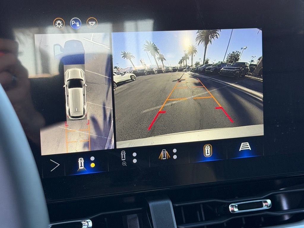 New 2026 Chevrolet Equinox LT w/ Safety and Technology Package image 13