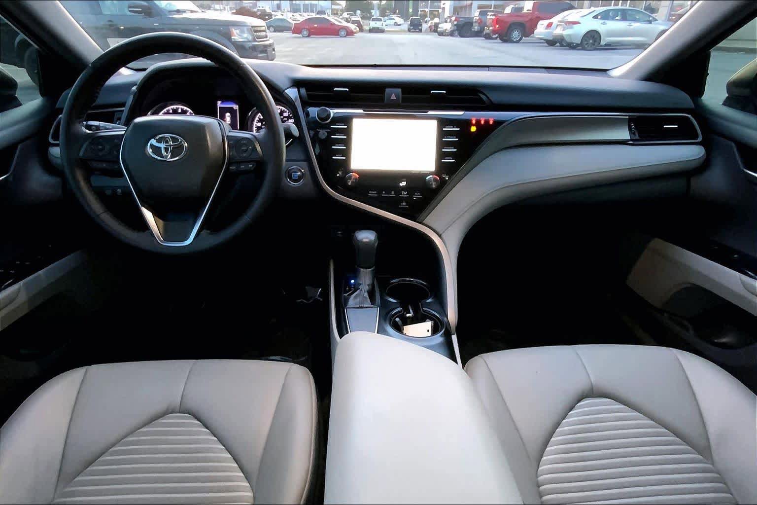 Used 2019 Toyota Camry SE w/ Audio Package FWD image 15
