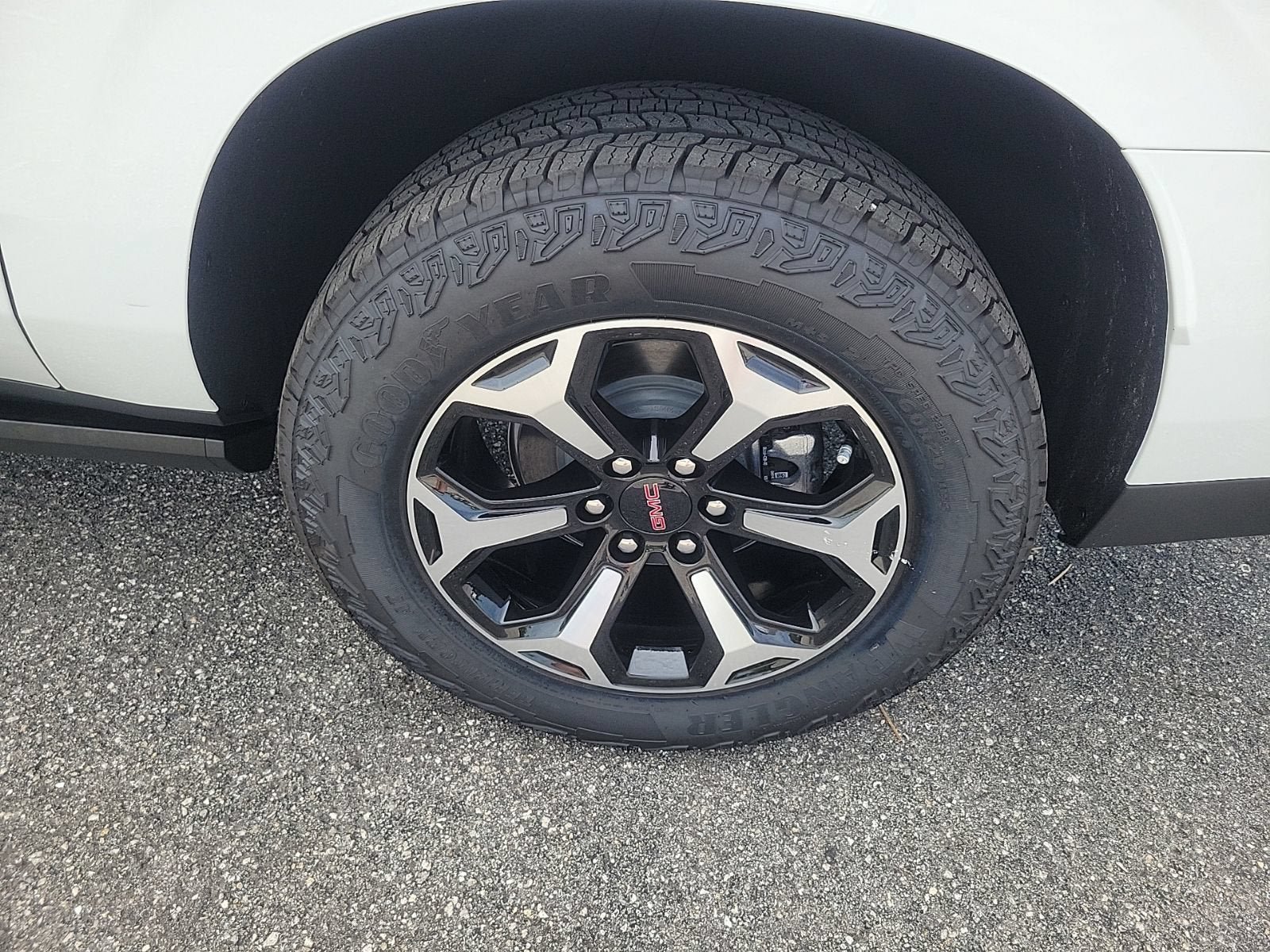 New 2026 GMC Yukon XL AT4 w/ AT4 Premium Plus Package AWD/4WD image 8