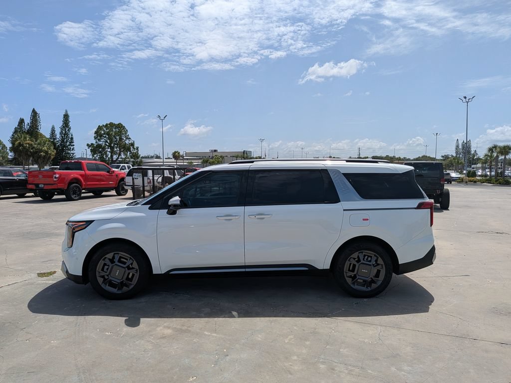 Certified 2026 Kia Carnival SX FWD image 5