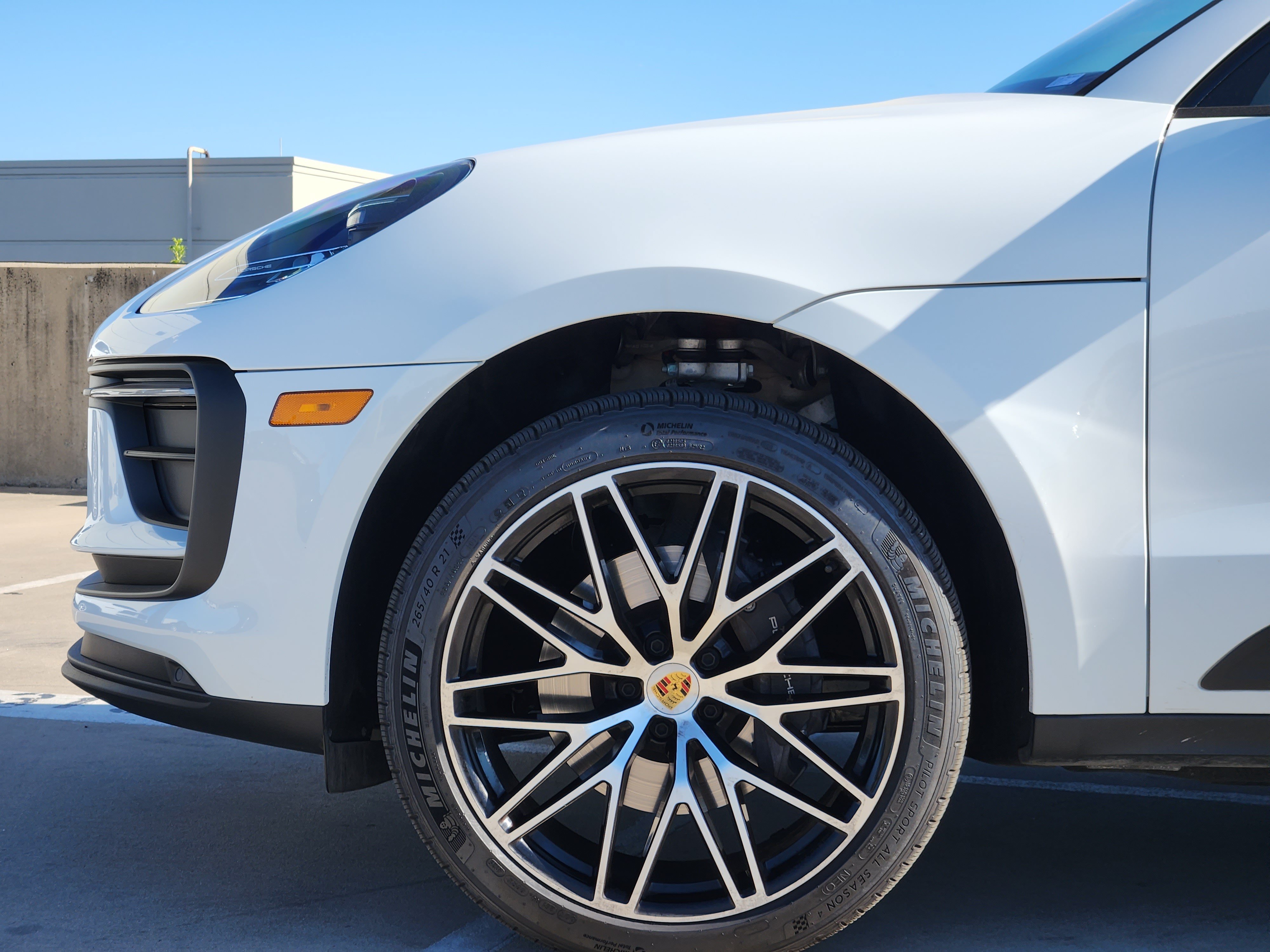 Certified 2026 Porsche Macan AWD/4WD image 33