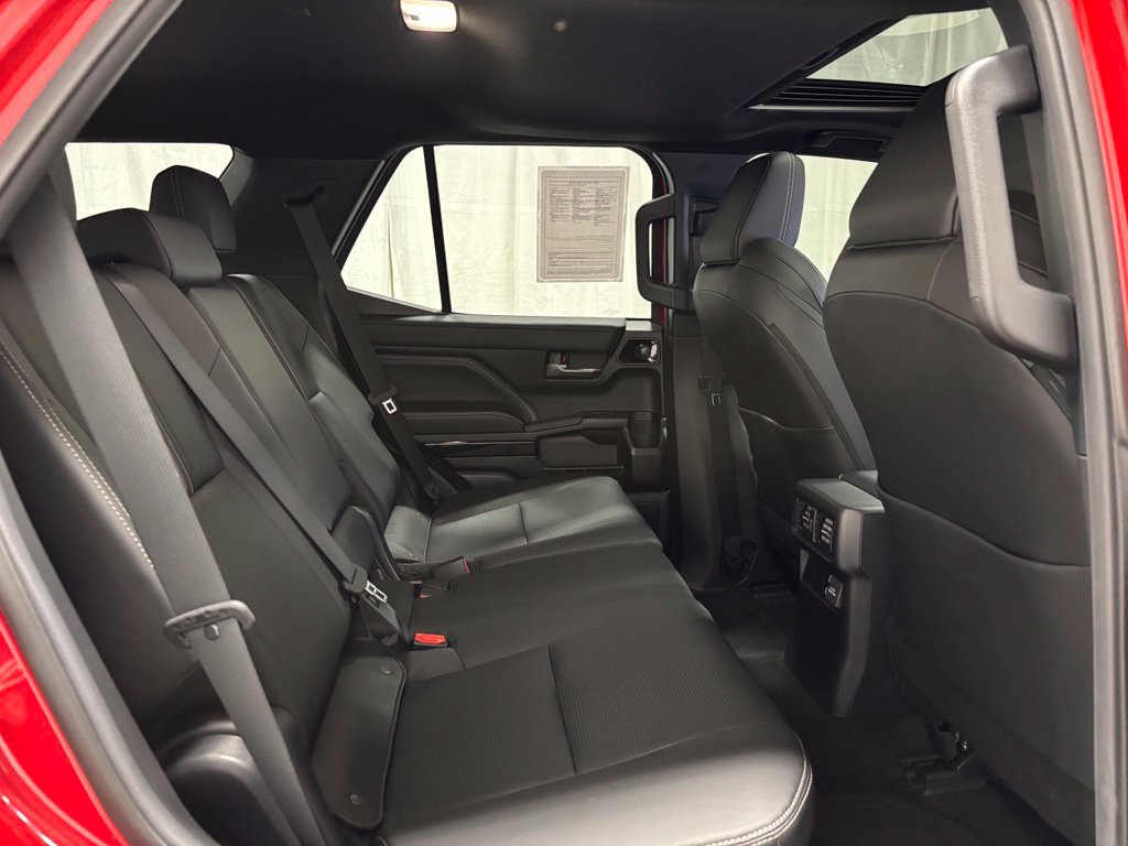 Used 2025 Toyota 4Runner Limited AWD/4WD image 54