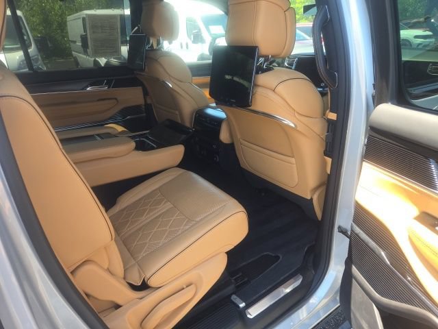 Used 2025 Jeep Grand Wagoneer L Series III w/ Rear Seat Video Group 1 AWD/4WD image 26