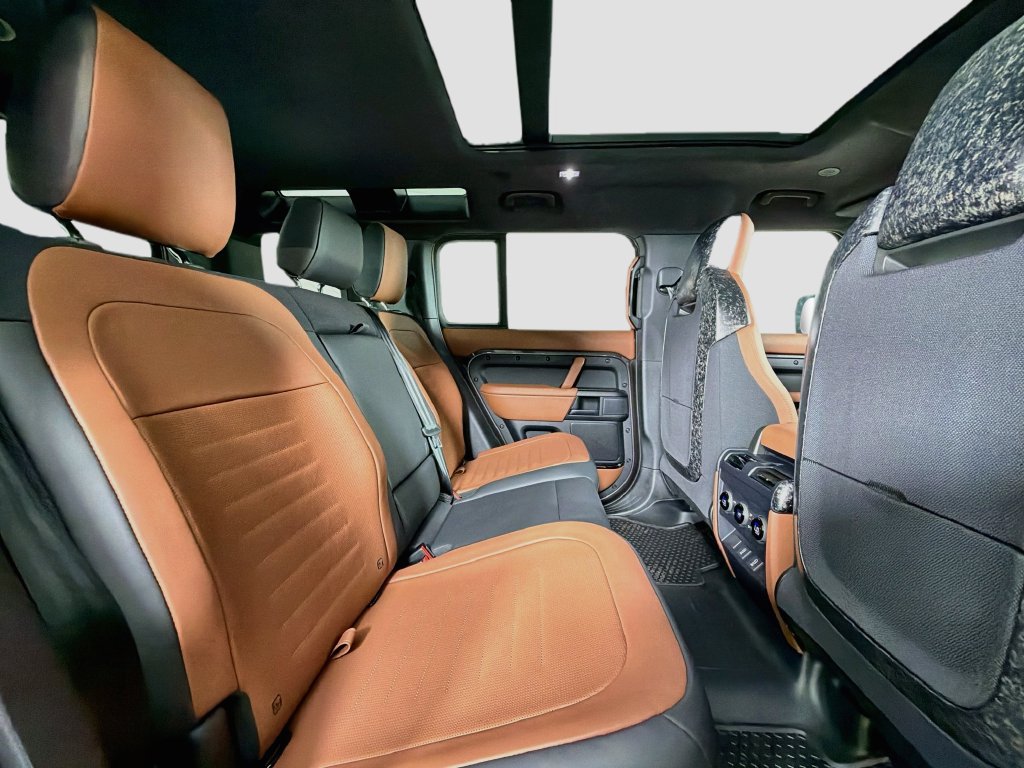 New 2026 Land Rover Defender 110 OCTA AWD/4WD image 29