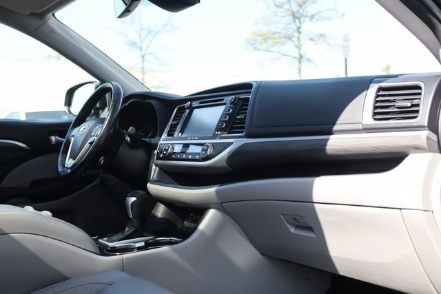 Used 2018 Toyota Highlander Limited Platinum image 58