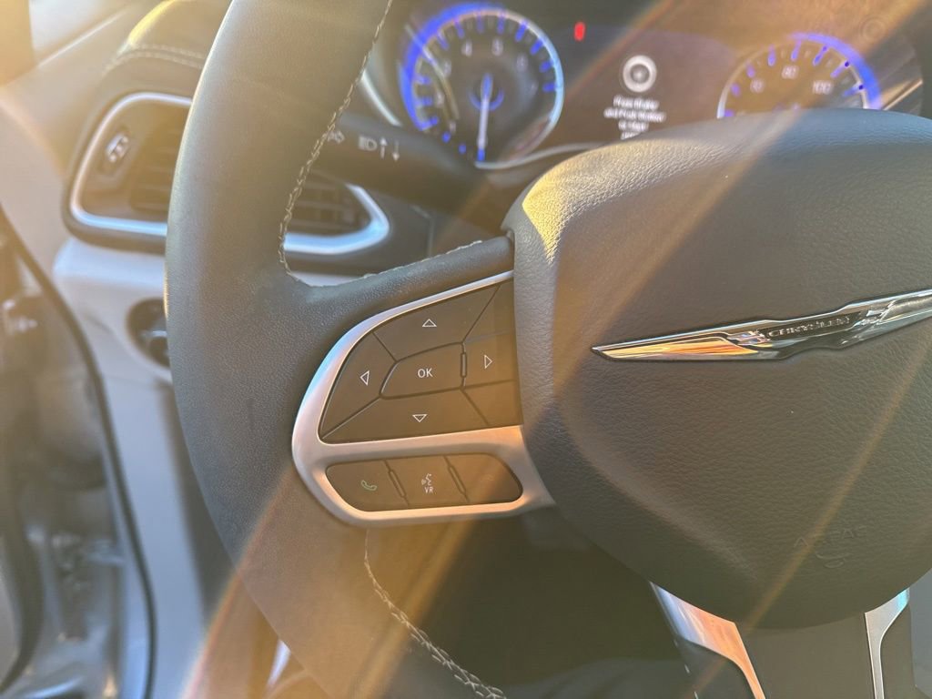 Used 2024 Chrysler Pacifica Touring-L w/ Uconnect Theater Family Group image 21