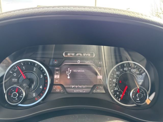 Used 2021 RAM 2500 Laramie w/ Body Color Bumper Group image 26