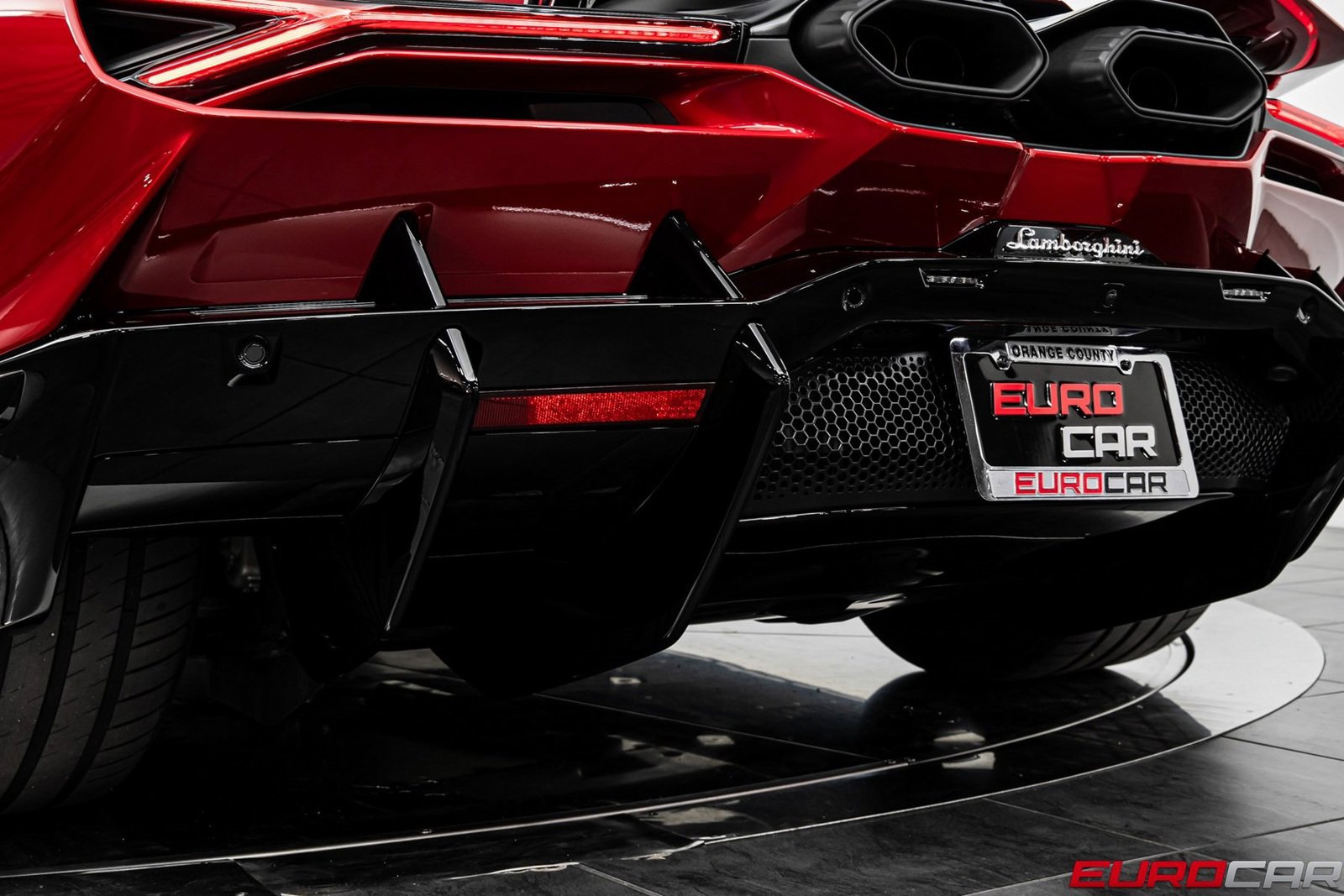 Used 2025 Lamborghini Revuelto image 25