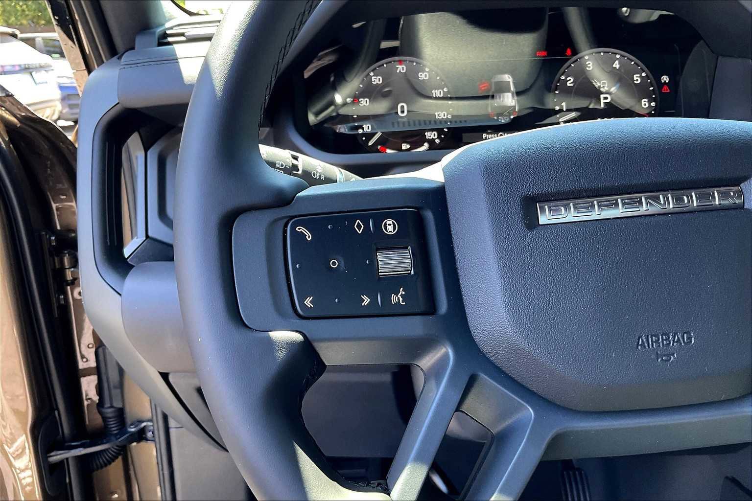 New 2025 Land Rover Defender 110 X-Dynamic SE image 17