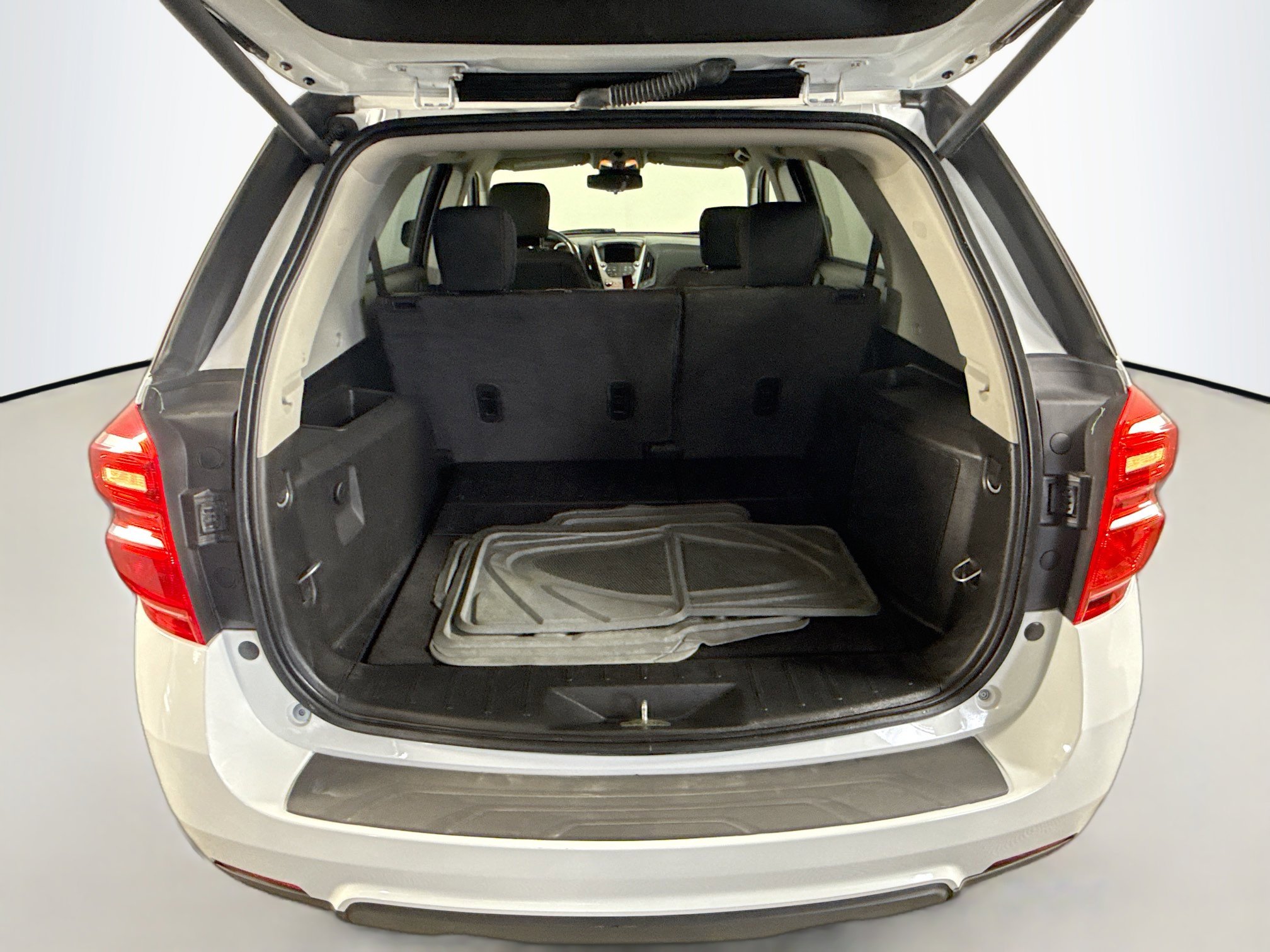 Used 2017 Chevrolet Equinox LT w/ Convenience Package image 34