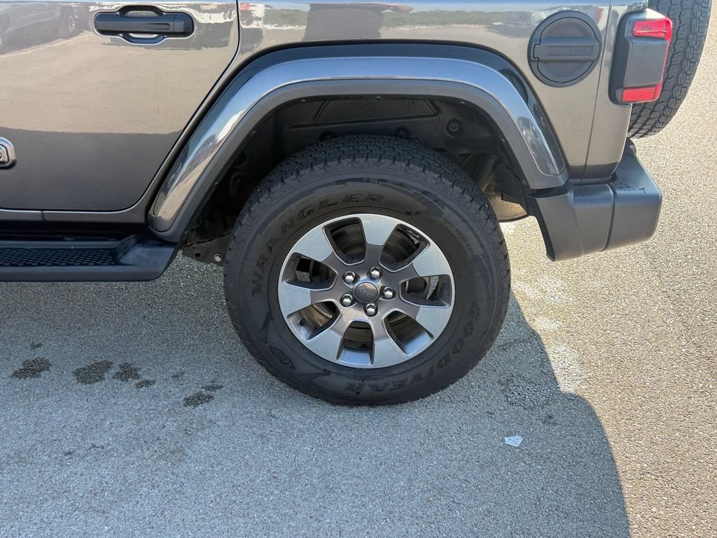 Used 2019 Jeep Wrangler Unlimited Sahara AWD/4WD image 25