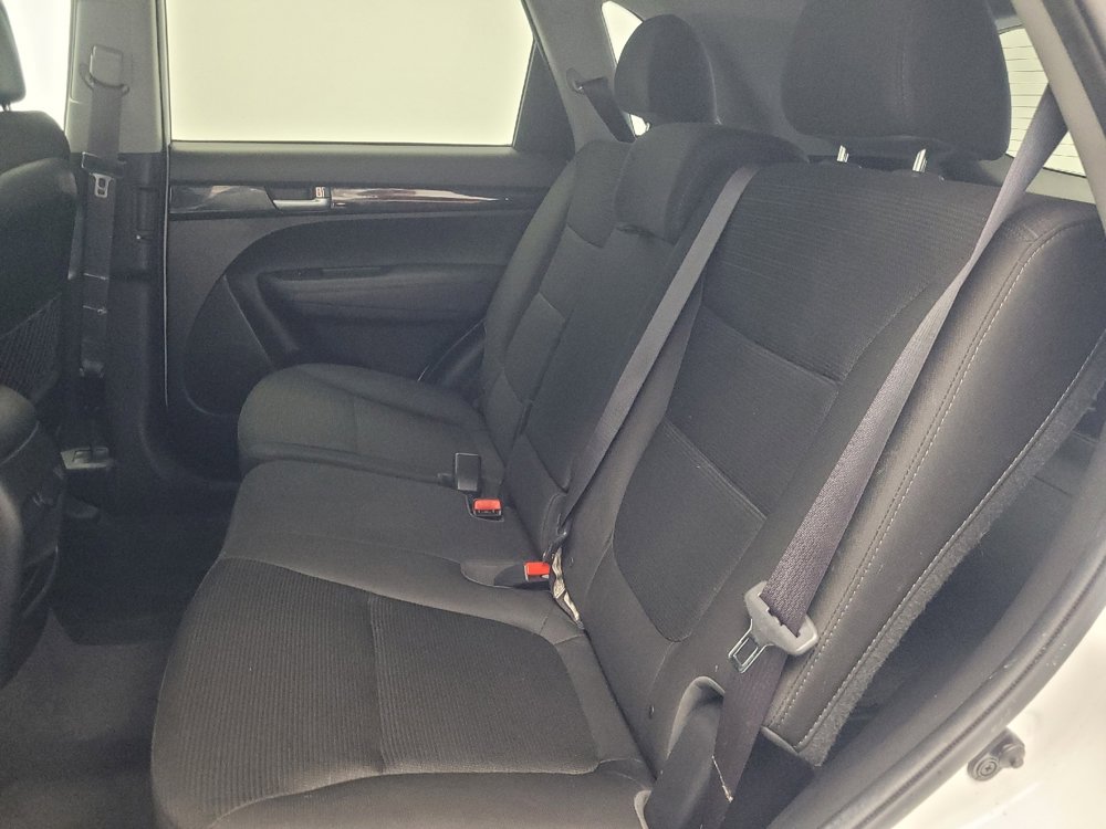 Used 2015 Kia Sorento LX image 18
