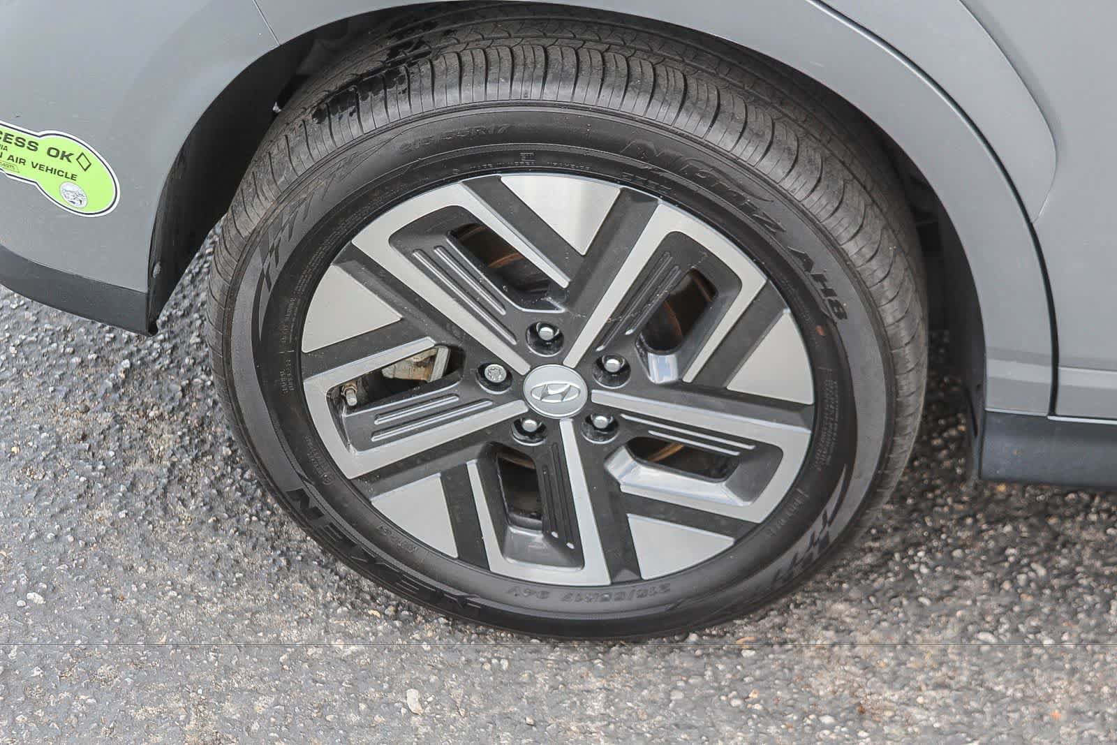 Certified 2023 Hyundai Kona SE FWD image 11