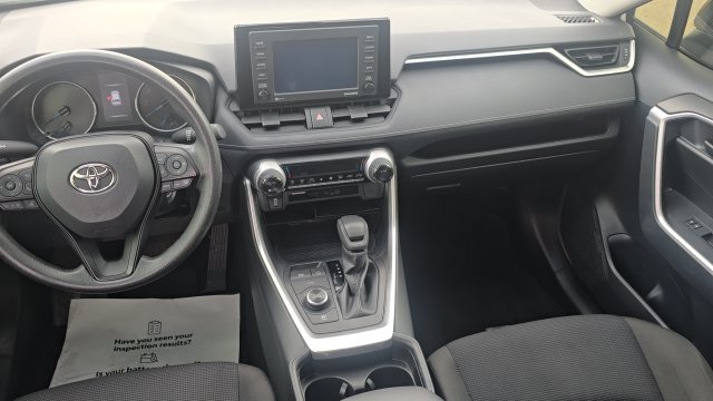 Used 2021 Toyota RAV4 LE AWD/4WD image 10