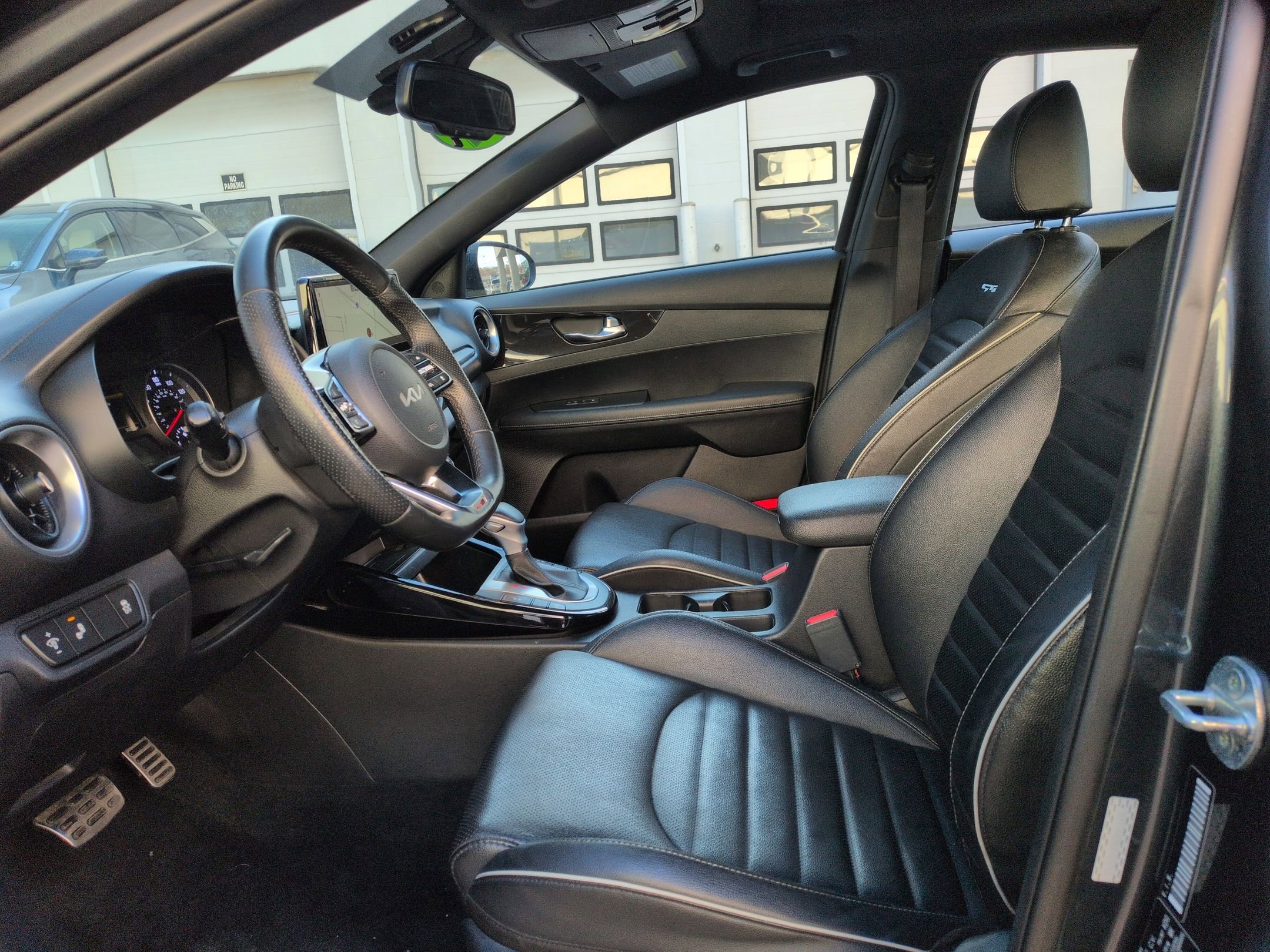 Used 2022 Kia Forte GT-Line w/ GT-Line Premium Package image 12