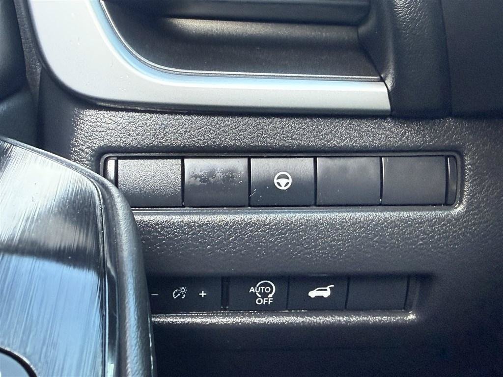 Used 2026 Nissan Rogue SV AWD/4WD image 31