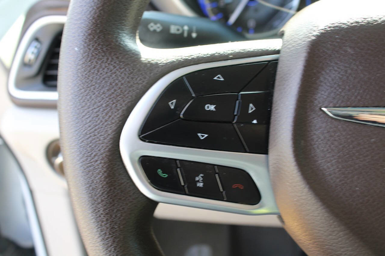 Used 2017 Chrysler Pacifica Touring Plus w/ Tire & Wheel Group image 91