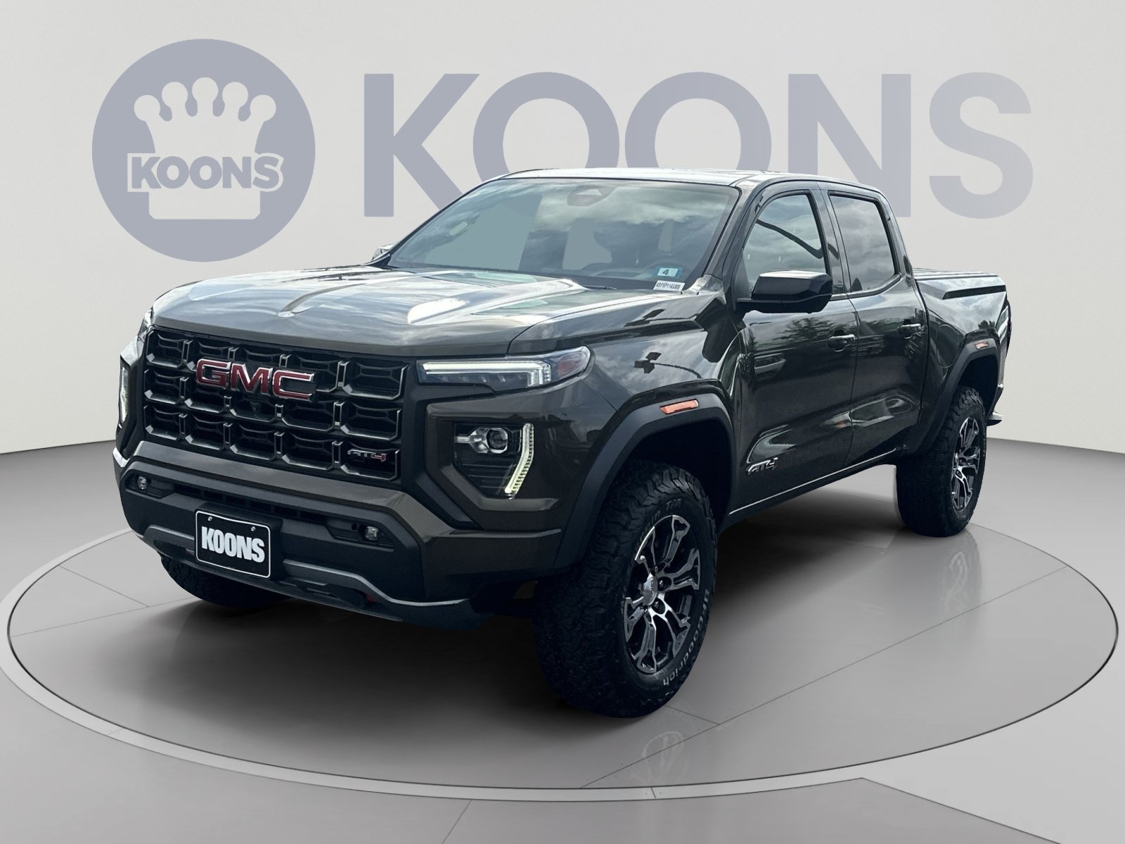 Used 2023 GMC Canyon AT4 w/ AT4 Premium Package AWD/4WD image 1