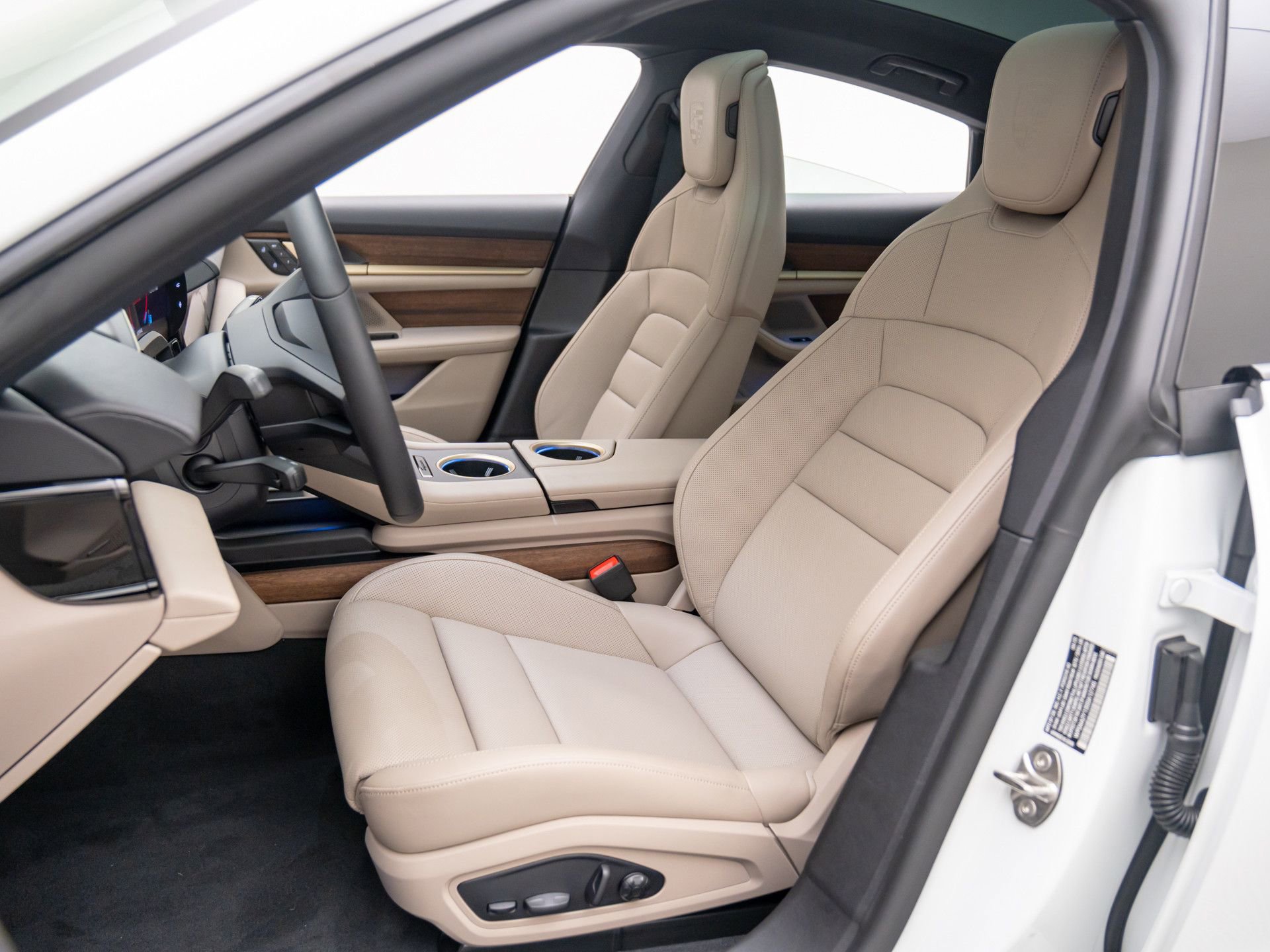 New 2025 Porsche Taycan image 5