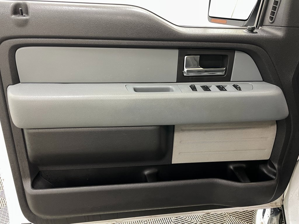 Used 2013 Ford F150 XLT w/ XLT Chrome Pkg image 21