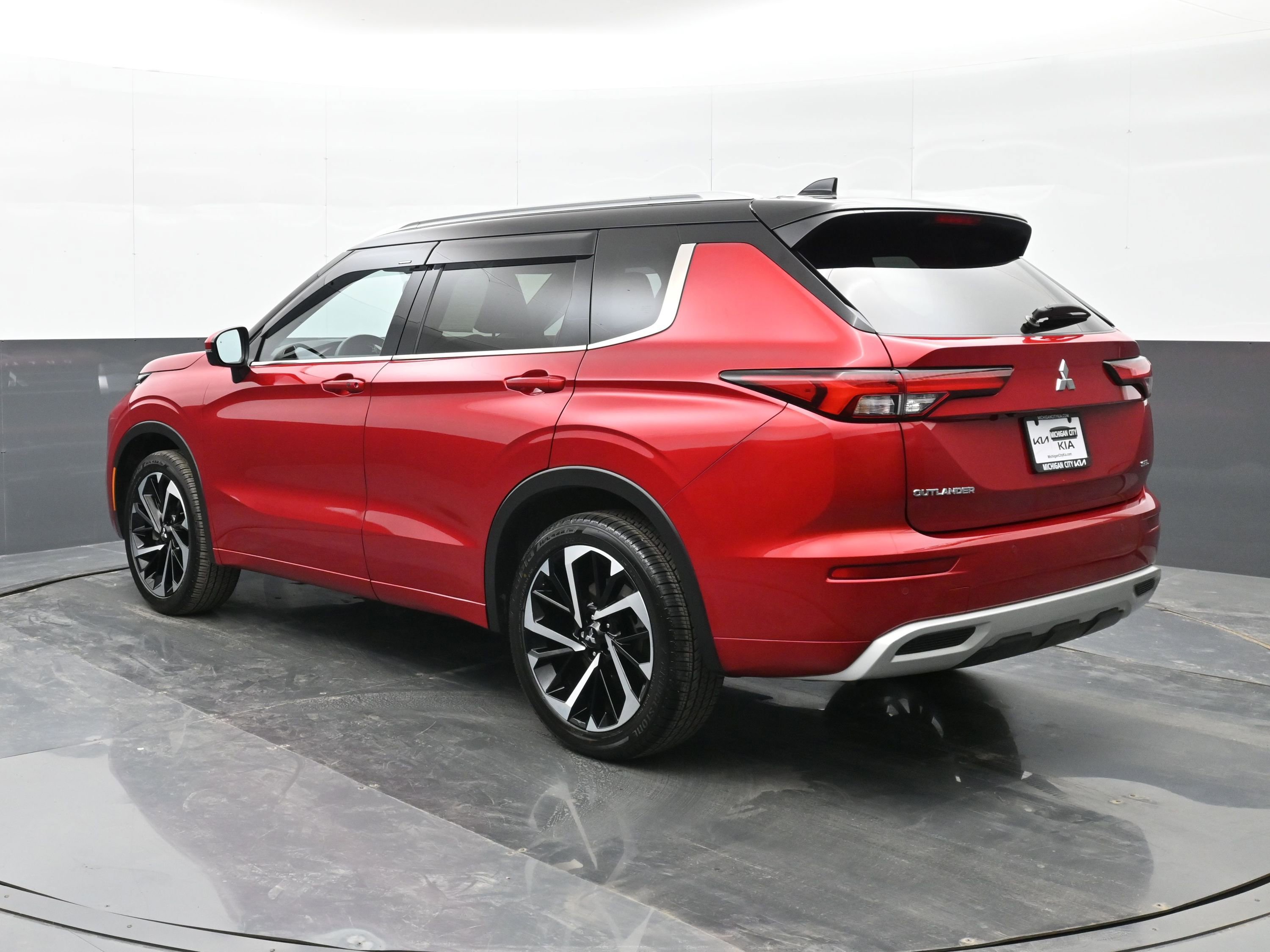 Used 2024 Mitsubishi Outlander SEL image 6