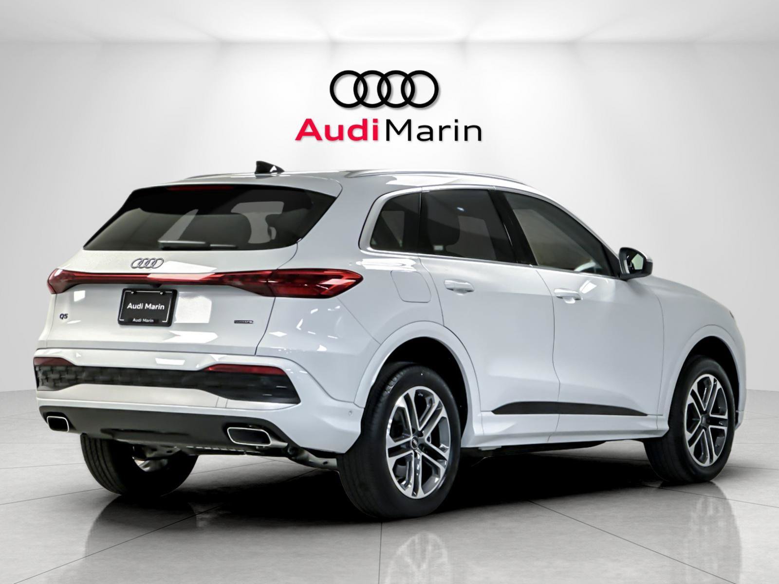 Certified 2025 Audi Q5 Premium AWD/4WD image 5