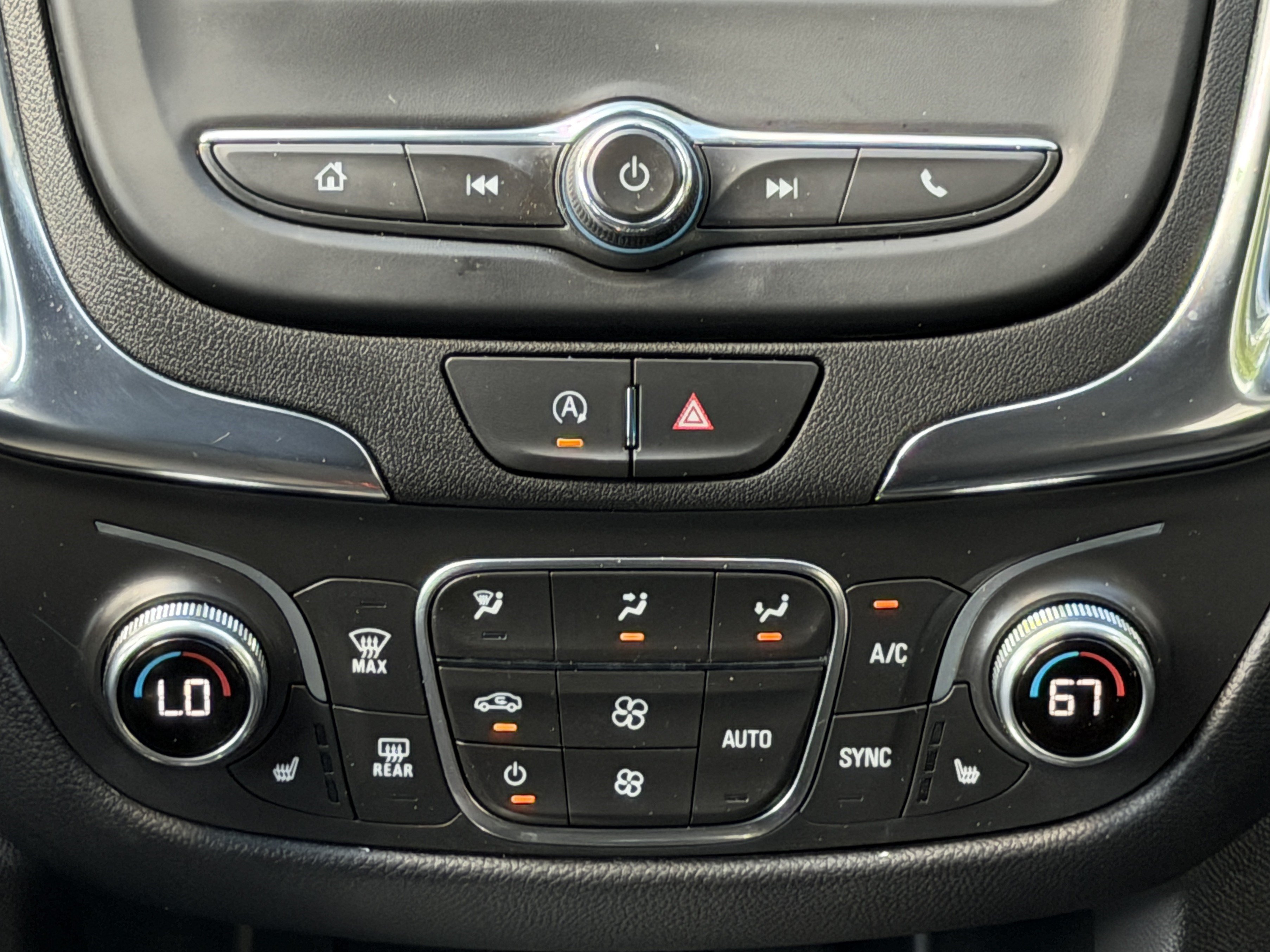 Used 2024 Chevrolet Equinox LT FWD image 23