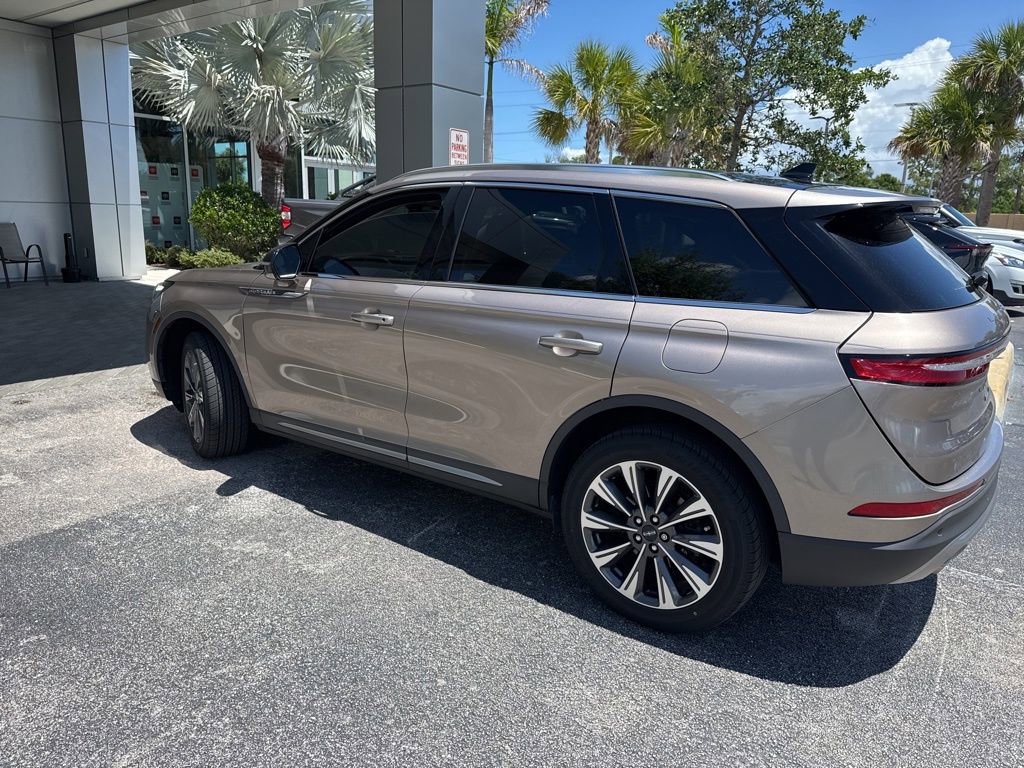 Used 2021 Lincoln Corsair Reserve FWD image 4