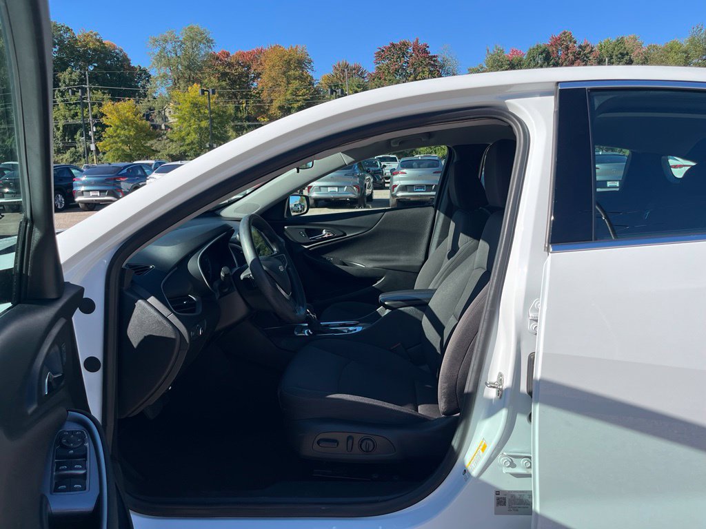 Used 2023 Chevrolet Malibu LT FWD image 19