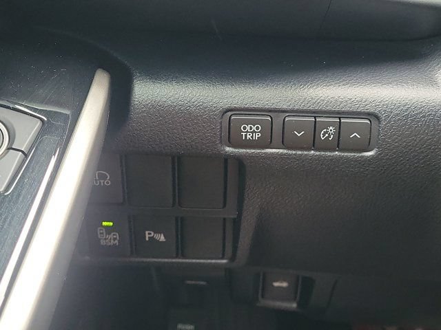 Used 2019 Lexus IS 300 AWD w/ Navigation Package image 24