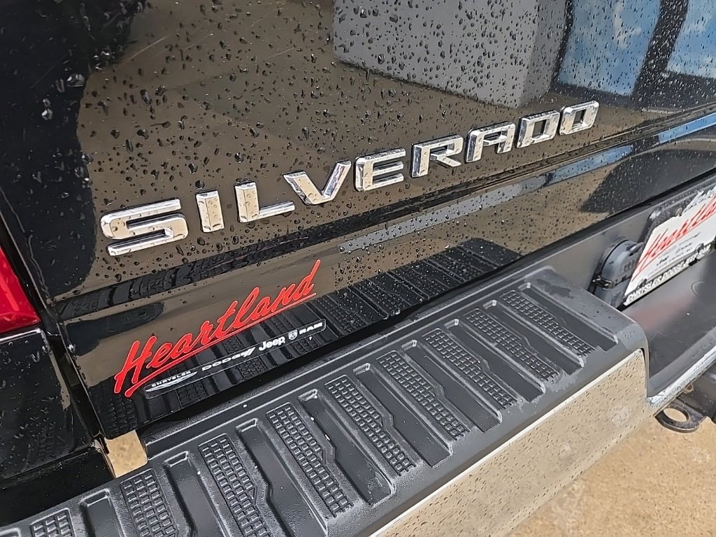 Used 2024 Chevrolet Silverado 2500 LT image 25